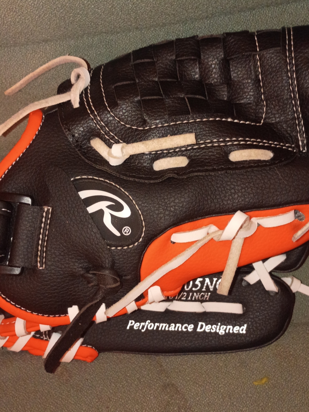 Rawlings Black & Orange Youth Baseball Glove 10.5in - Right Hand Throw - Picture 2 of 9